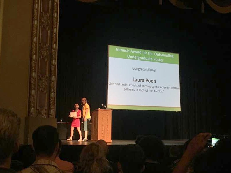 Patricelli Lab undergrad Lauren Poon, receiving the Genesis Award at ABS 2016